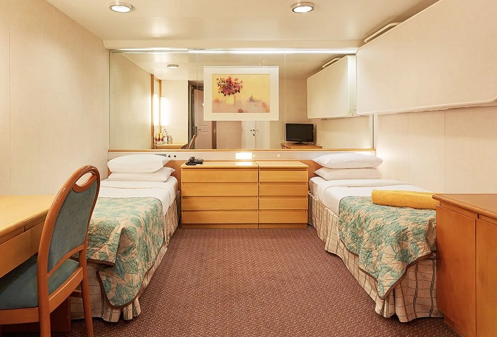 Louis Majesty IC cabin
